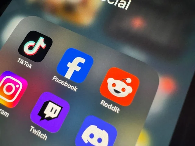 Apps & Social Media